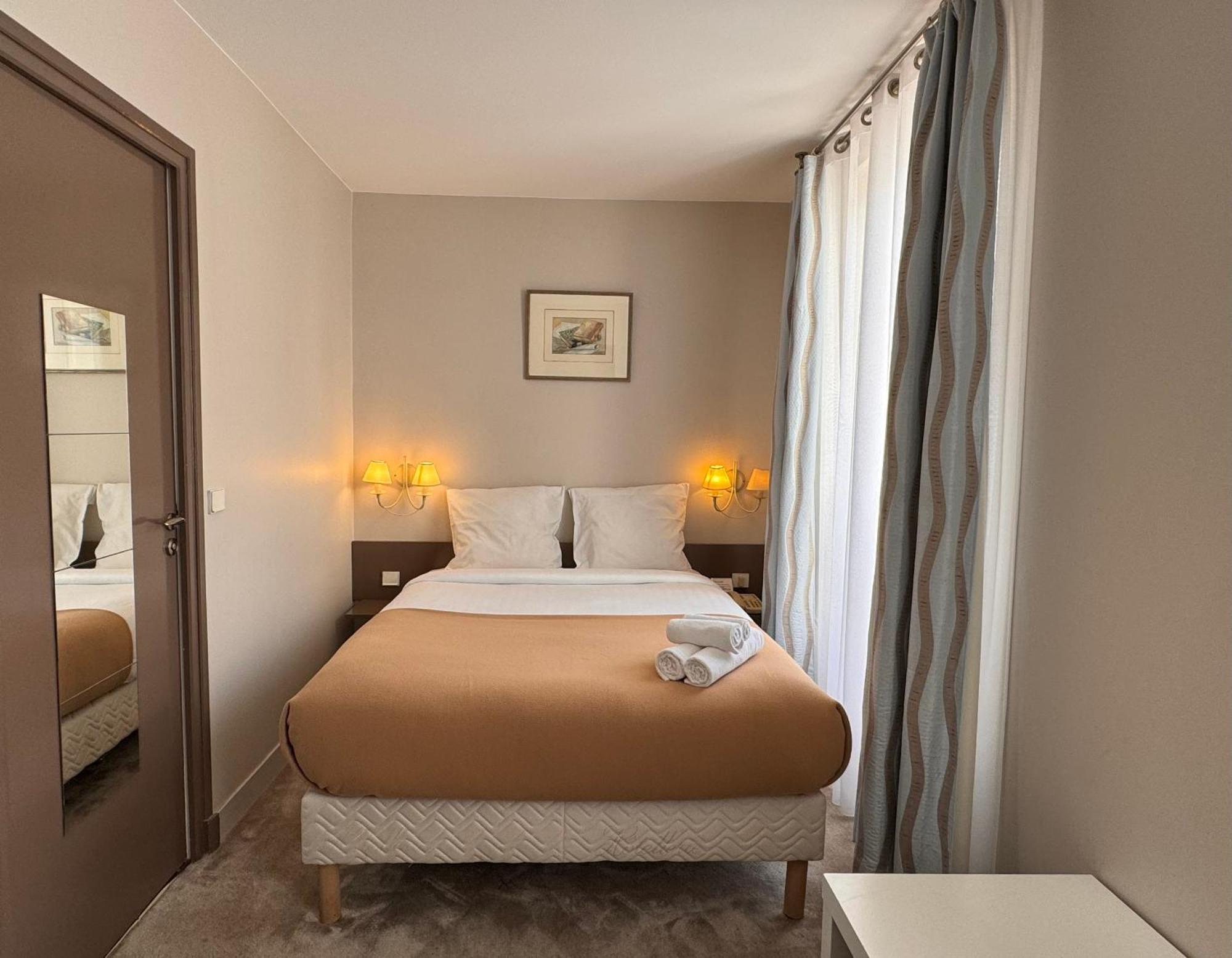 Hotel Paris Vesinet- Logis Hotel Restaurant Le Vesinet Luaran gambar