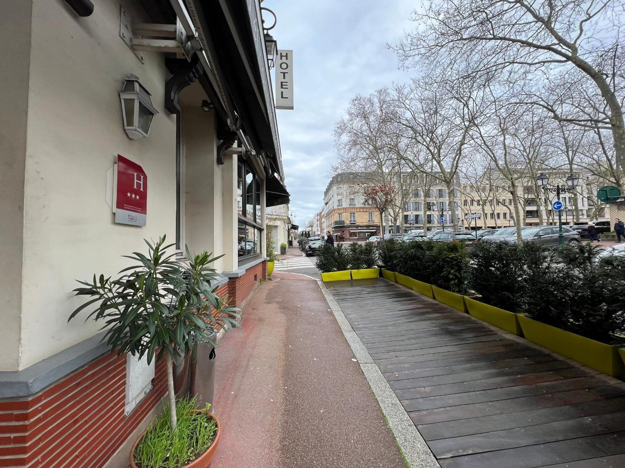 Hotel Paris Vesinet- Logis Hotel Restaurant Le Vesinet Luaran gambar